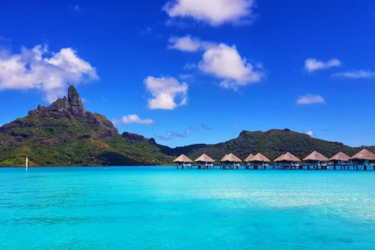 Wie lange fliegt man nach Bora Bora?