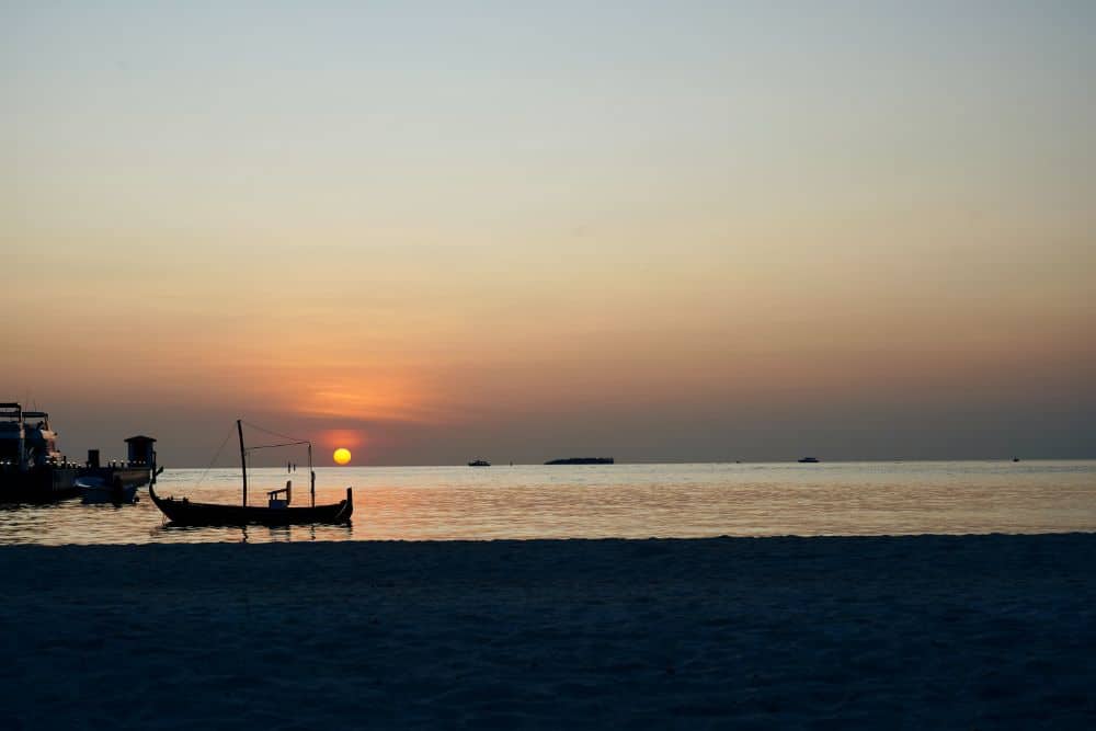 Meeru island & Spa Resort Sonnenuntergang Boat