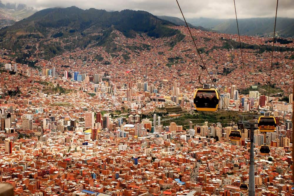 Eine luxuriöse Gondelfahrt über die Stadt Bogota mit exklusiven Reise- und Unterkunftserlebnissen.