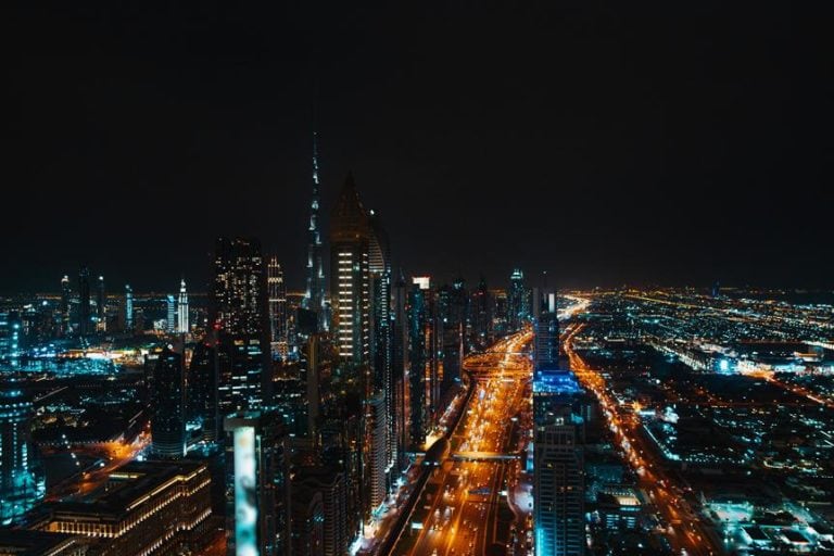 Hoch bewertete Dubai Hotels mit luxuriösen Dachpools